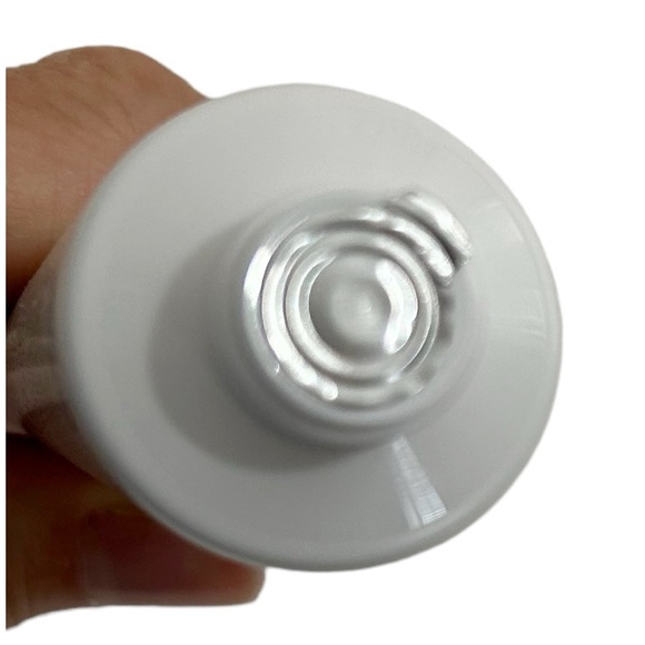 Korres Travel Size White Tea Body Milk & Shower Gel & Greek Olive Body Cream - Picture 5 of 10